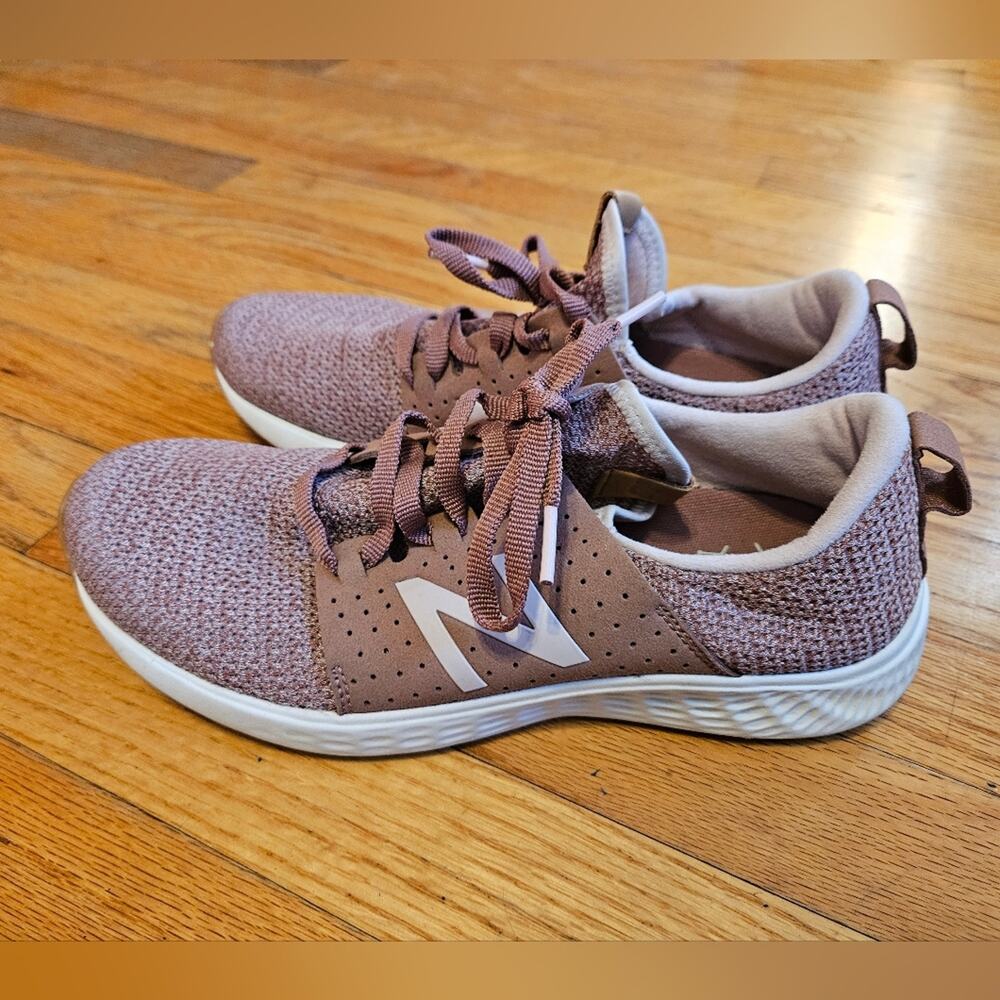 New Balance fresh foam shoes sneakers womens size 9.5